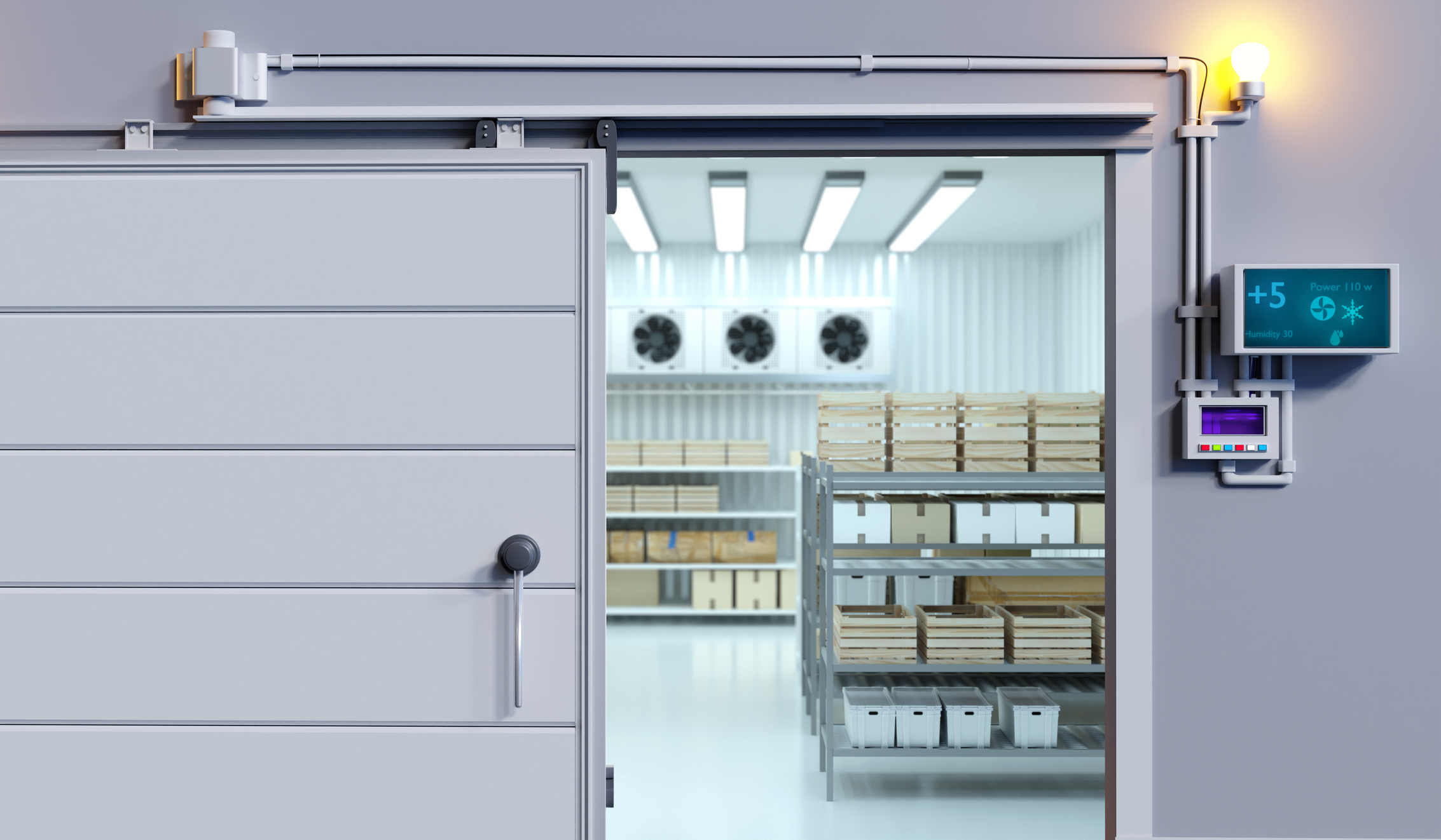 Kühlhaus mit geöffneter Schiebetür und Temperaturüberwachung